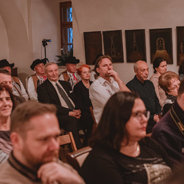 Zväčšiť fotografiu - Múzy ich spojili v dubnickom kaštieli - TSK_POSPB_Múzy nás spájajú_mini-6